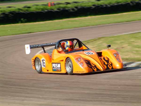 Radical racing at Lydden